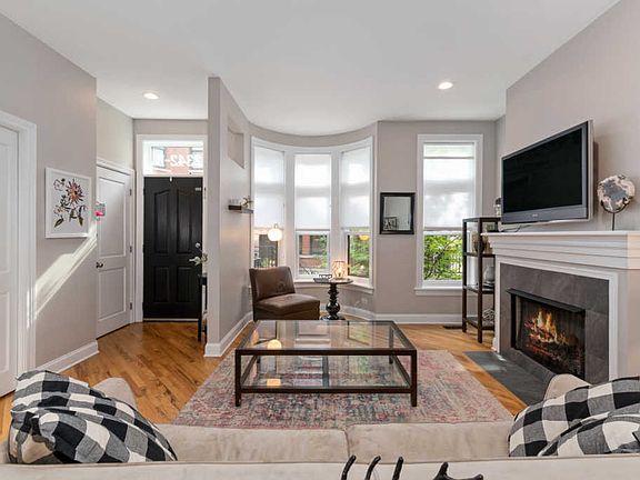 5th image of 2342 W Wabansia Ave #B