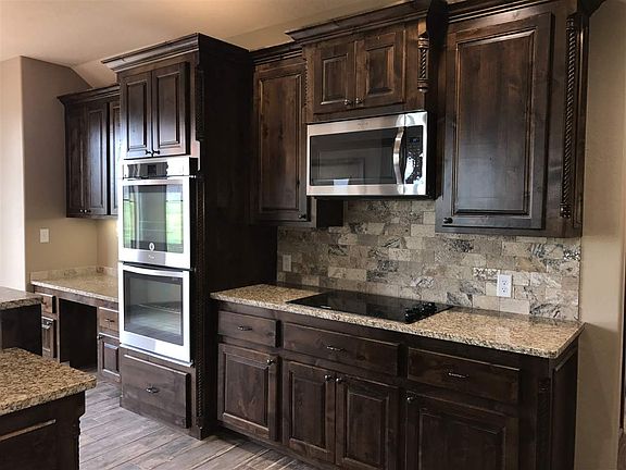 3rd image of 1104 Mount Marcy Dr