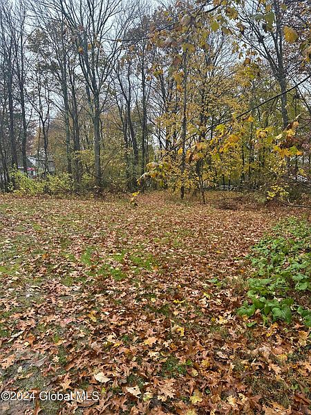 3rd image of 2591 Grandview Avenue