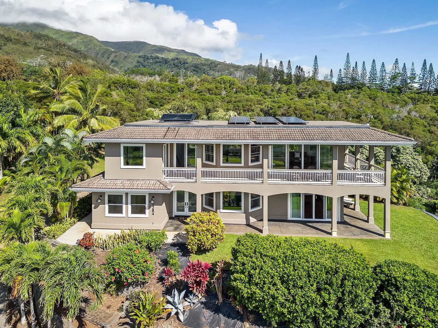 Upper Class Elegance in this 4 bed/3bath Home in Wailuku Country Estates- Unfurnished-Ocean Views... — Photo 1