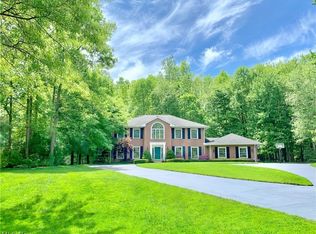 874 Hardwood Ct, Gates Mills, OH 44040