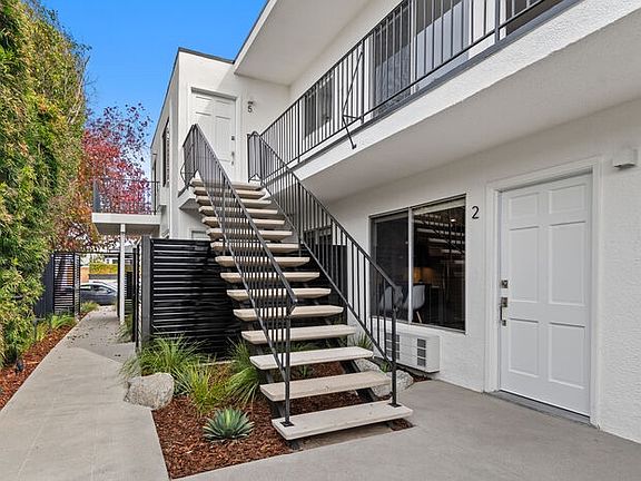 3rd image of 1445 Essex St APT 5