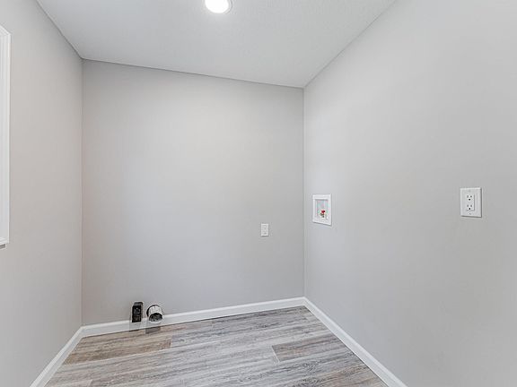 4th image of 211 S College St