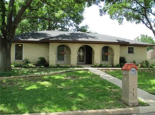 1809 W Terrace Dr, Grand Prairie, TX 75050