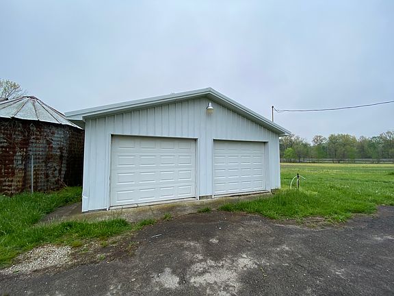 3rd image of 6640 E County Road 400 N