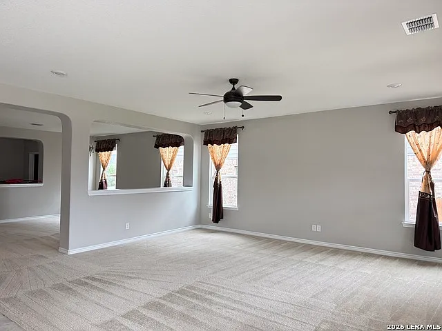 5 bed, 3.5 bath, 3399 sqft, $2,400 — Photo 3