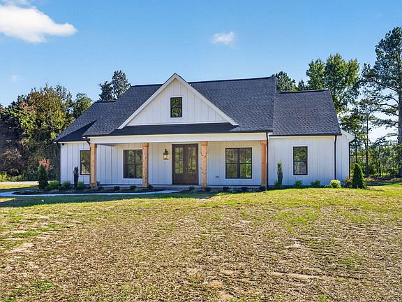 2nd image of 643 Dixon Rd