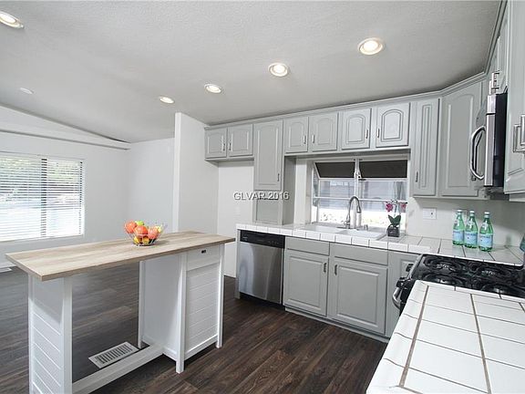 5th image of 612 Lake Superior Ln