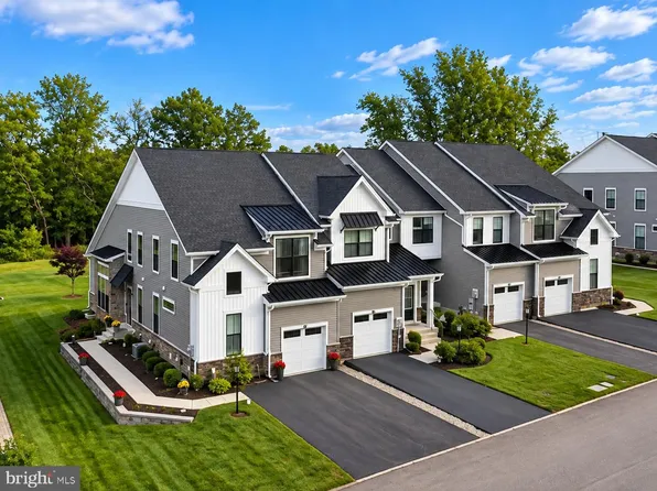 51 Umbrell Dr, Norristown, PA 19403