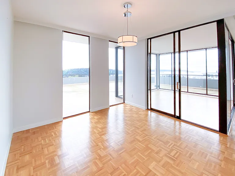 935 Marine Dr — Photo 49