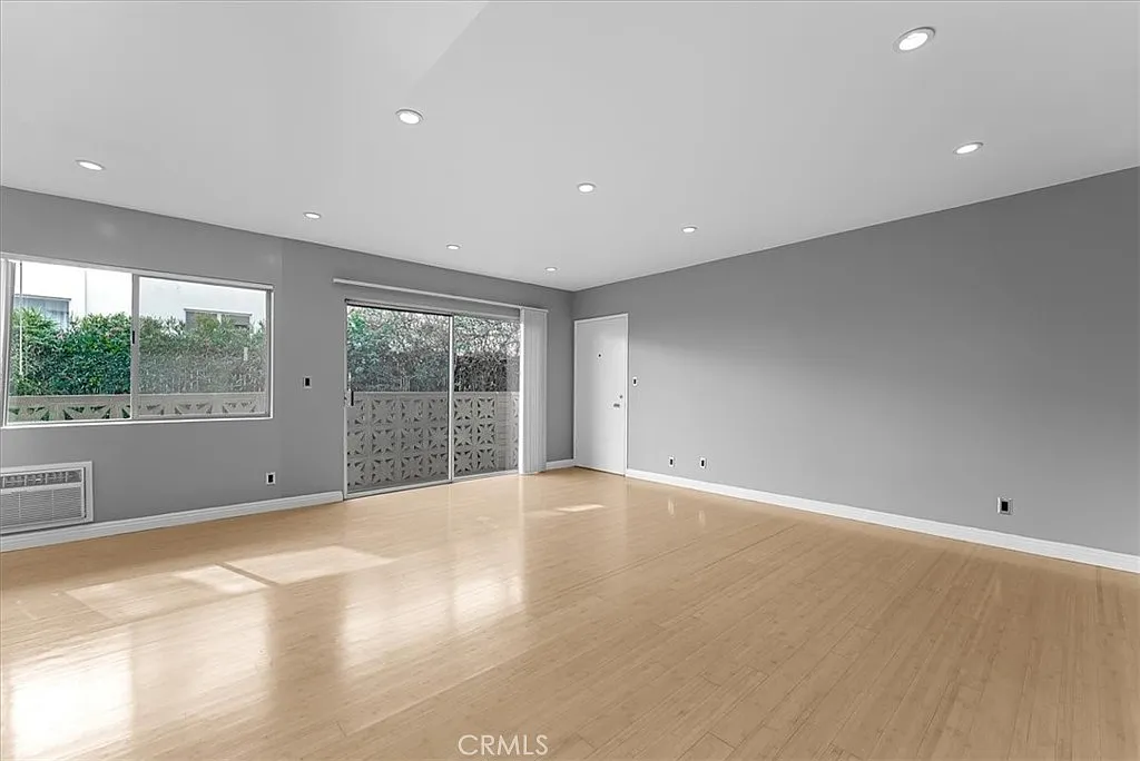 Building Photo - 1527 Princeton St #2