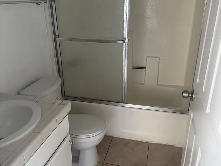 Blumax Burbank LLC — Photo 3
