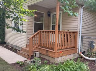 520 Sheldon St, Algonac, MI 48001