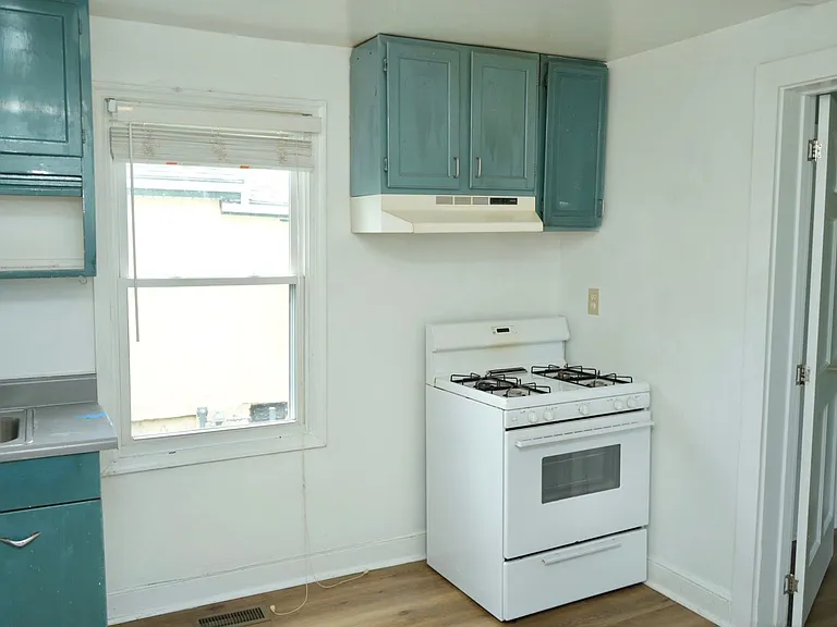 1020 Page St — Photo 1