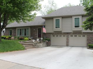 2116 Crown Flair Dr, West Des Moines, IA 50265
