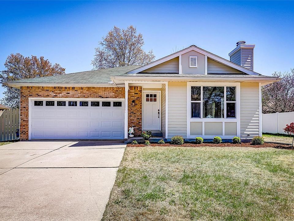 1st image of 720 Oak Hollow Ct