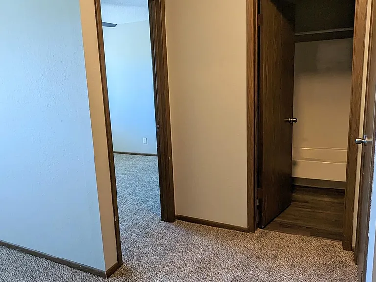 100 Oak St #22 — Photo 6