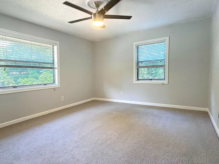 Amberidge Apartments — Photo 18