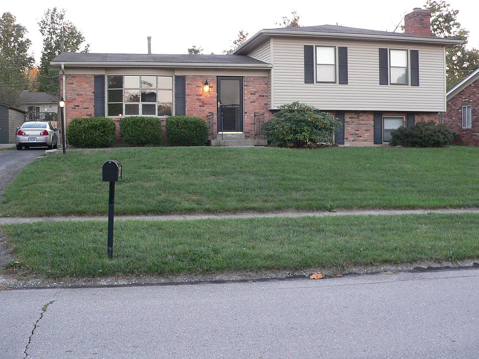 1st image of 446 Plymouth Dr