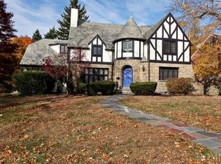 35 Disbrow Ln, New Rochelle, NY 10804