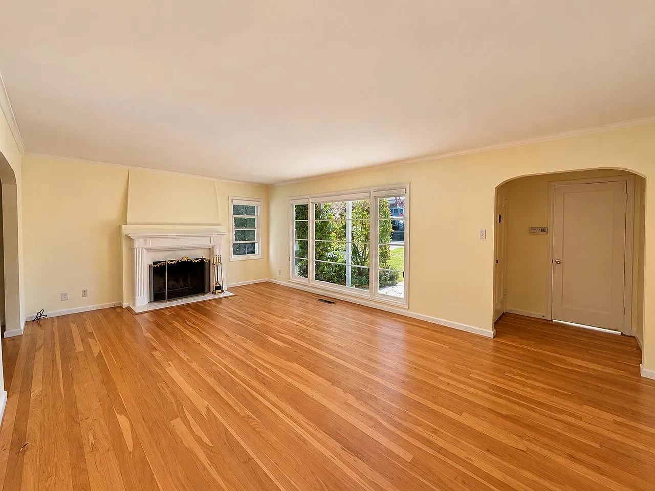 3 bed, 1270 sqft, $6,000 — Photo 3