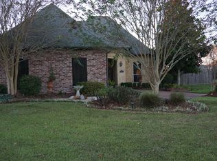 10741 Hill Pointe Ave, Baton Rouge, LA 70810