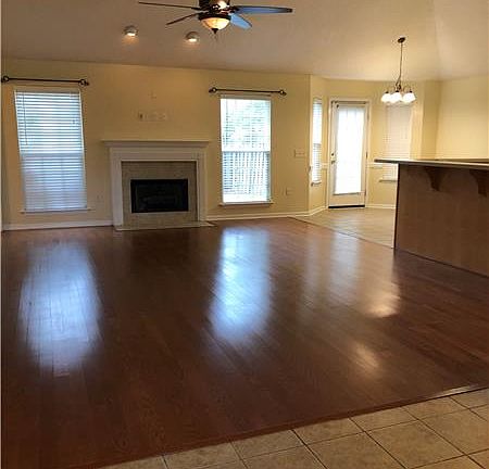 2nd image of 15 Ledgestone Ln