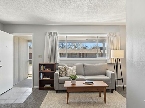 5th image of 4849 S Victor Ave #36