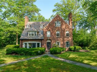 17805 Van Aken Blvd, Shaker Heights, OH