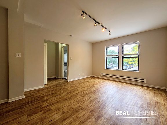 3rd image of 2834 W Palmer St #2834102