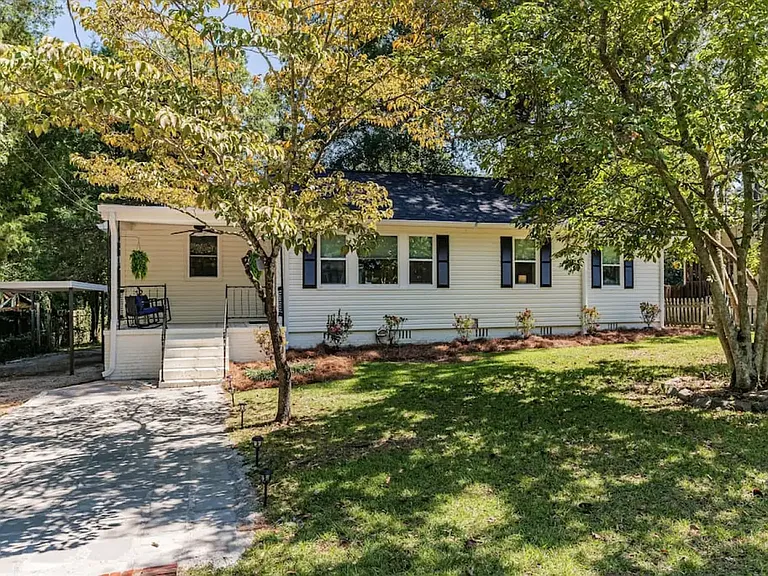 913 Bluebird Rd — Photo 17