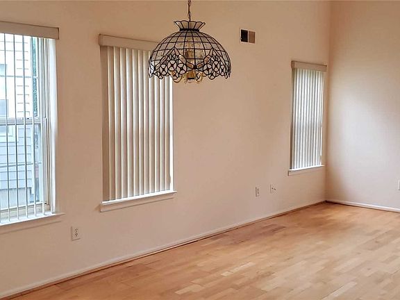 4th image of 70 Pleasantview Dr