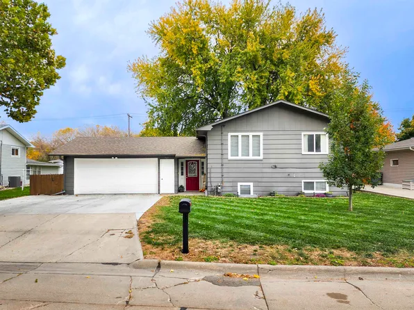 503 Opal Ln, Norfolk, NE 68701