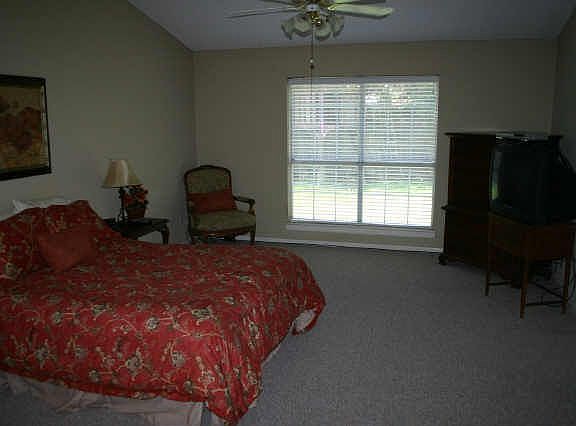 4th image of 1524 Fuqua Dr
