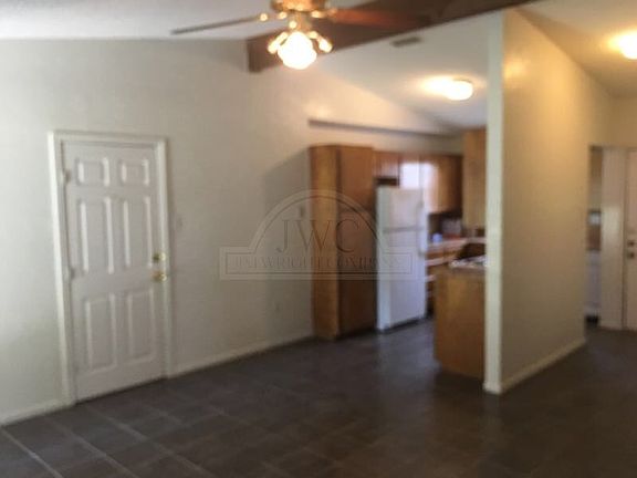 4th image of 1121 Preswick Dr
