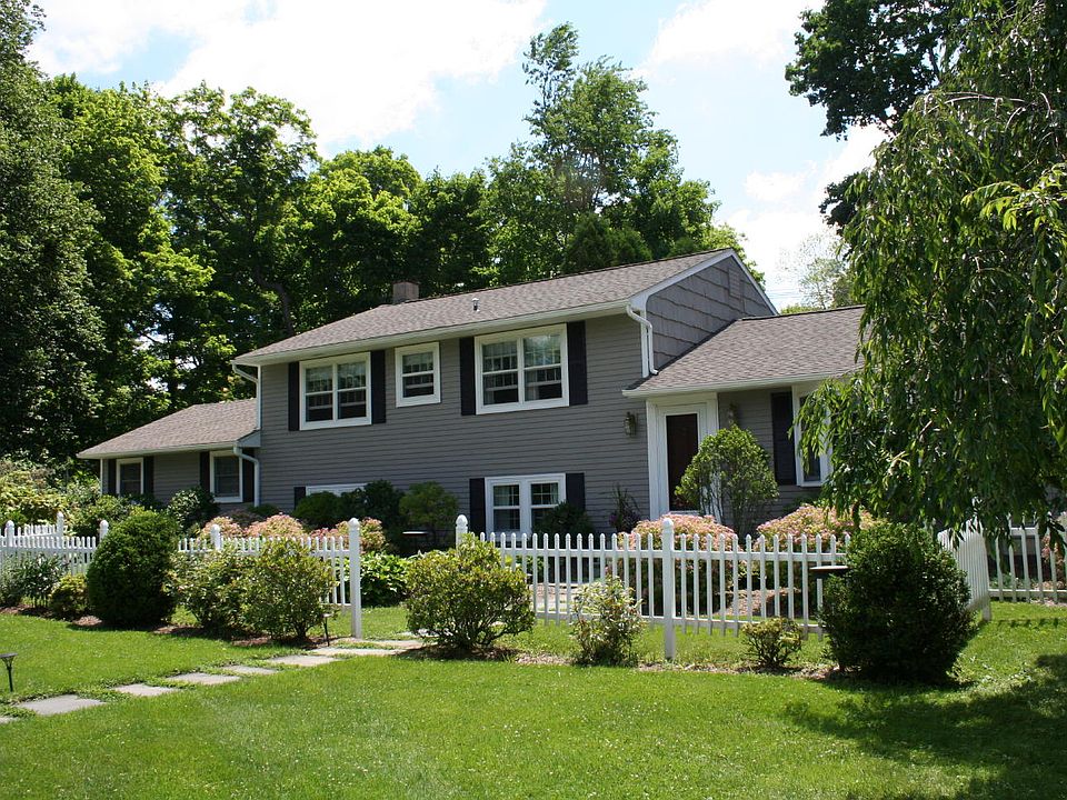 Desirable "Manor" Neighborhood
