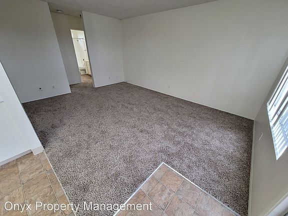 5th image of 4862 Castle Ave #6