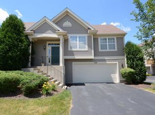 1560 Windward Dr, Hampshire, IL 60140
