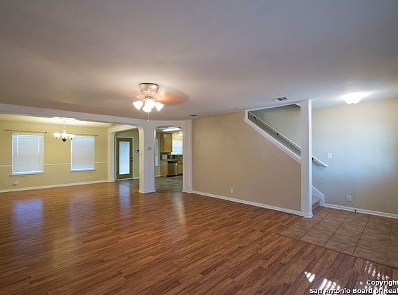 3rd image of 935 Magnolia Crst
