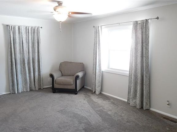 3rd image of 105 Ohio Blvd