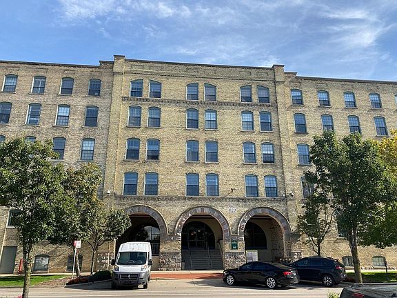 2nd image of 940 Monroe Ave NW Unit 345