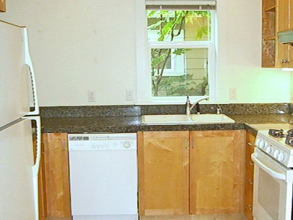 4th image of 315 Ericksen Ave NE #315