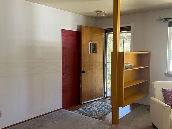 4th image of 2085 Acwron Dr