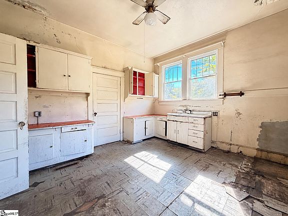 3rd image of 9102 S Old Laurens Rd