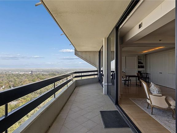 4th image of 2660 Peachtree Rd NW APT 36F