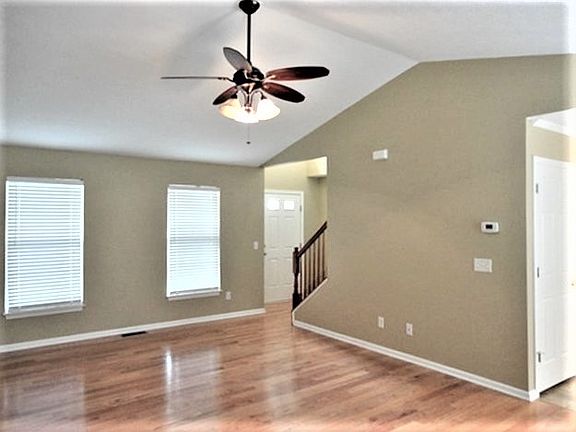2nd image of 120 Bannock Dr