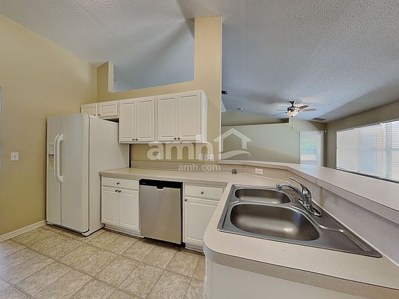 5th image of 2085 SE North Blackwell Dr