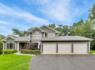 117 Stone Marsh Ln, North Barrington, IL 60010