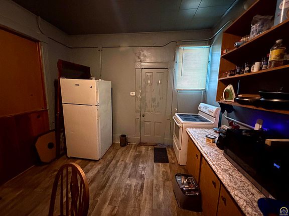 3rd image of 921 SW 10th Ave