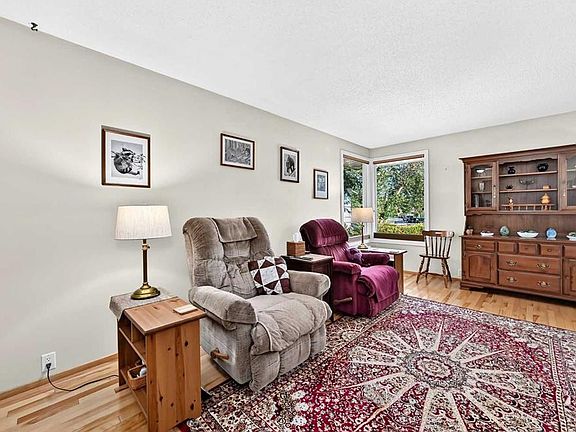 4th image of 160 Dover Ridge Bay SE